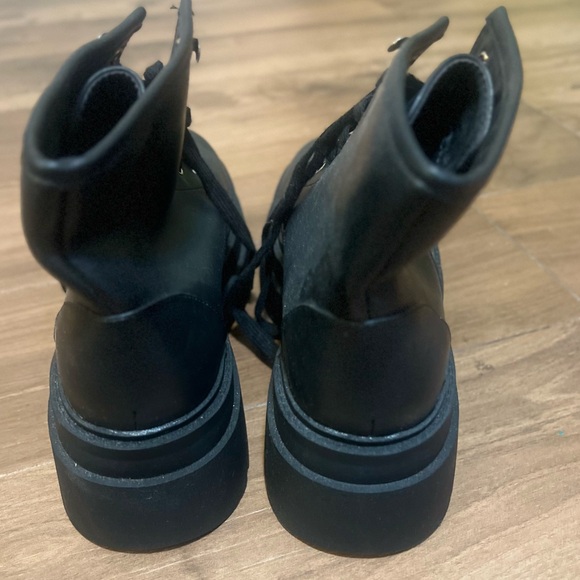 London Rebel wide fit chunky platform hiker boots in black, size 7 - Picture 5 of 6